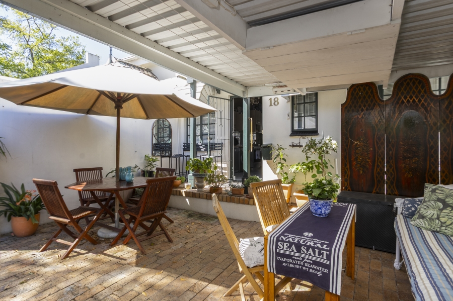 1 Bedroom Property for Sale in Onder Papegaaiberg Western Cape